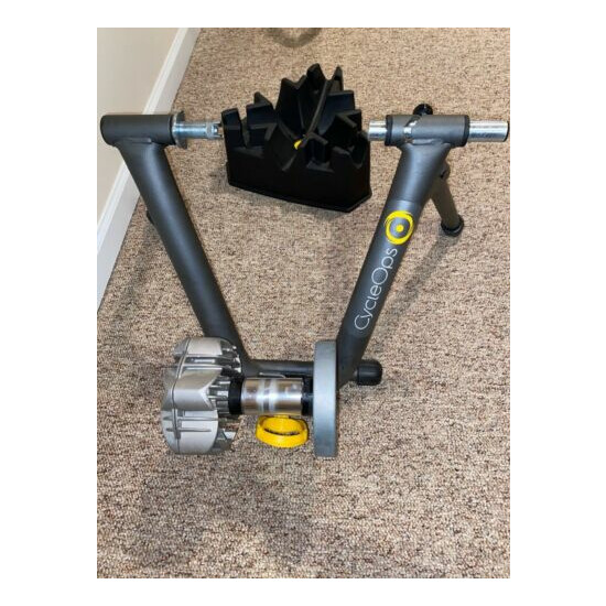 CycleOps bike trainer with front wheel stabilizer